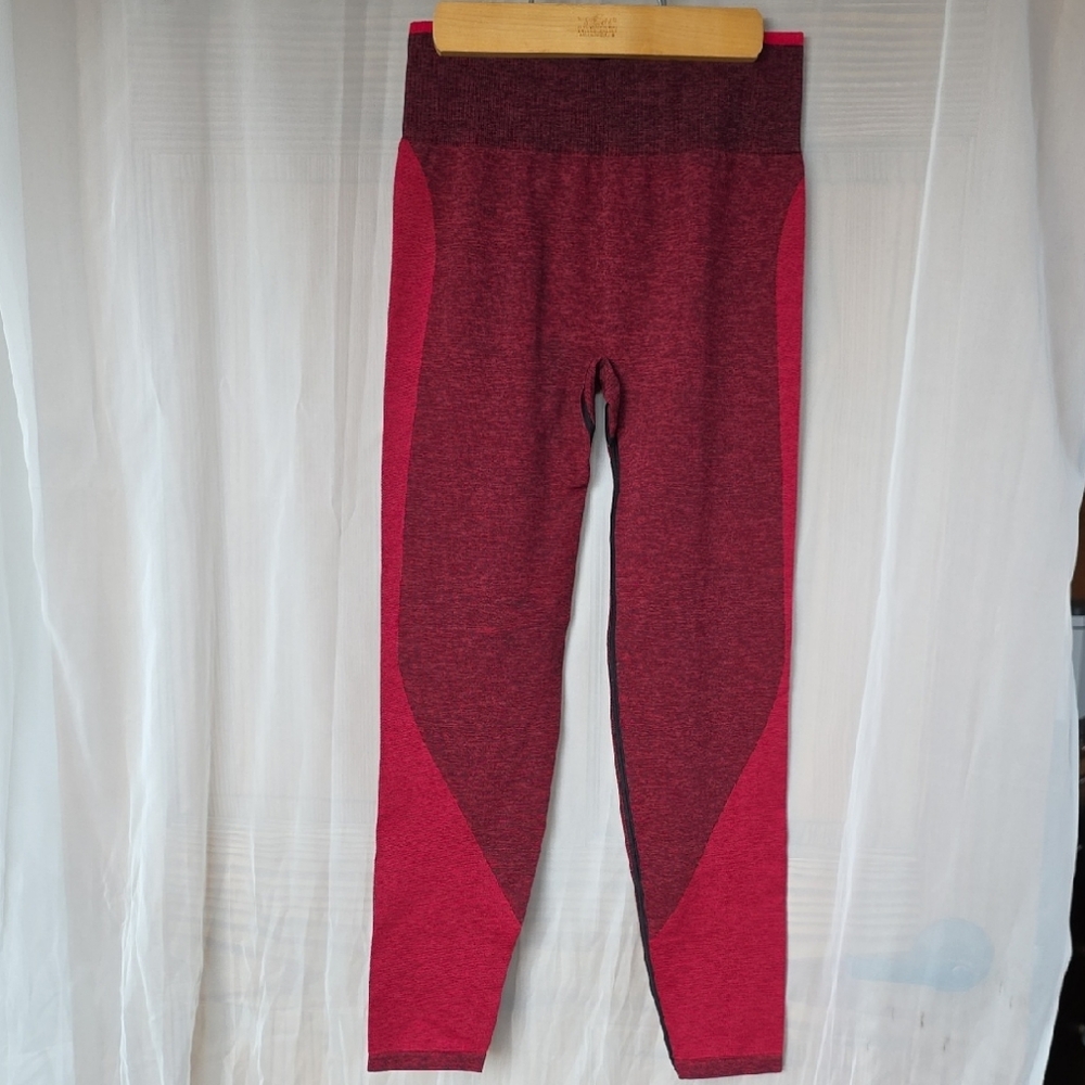 PINK Victoria's Secret Maroon and Hot Pink Performance Leggings Medium